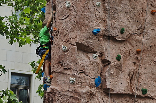 포토 JPG 해외이미지 나무 밧줄 벽 스포츠 포즈 잎 건축양식 성공 근육 소년 취미 사람없음 초록색 운동 갈색 정원 장비 에너지 나뭇가지 용기 구멍 위험 무서움 오르기 노력 기어 고집 불가리아 염원 해외202004 해외포토 식물 그릇 남자 건축 감정 어린이 줄 컬러 컨셉 모션 건강 파일형식 남유럽 이미지허브