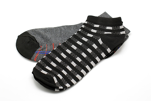 포토 JPG 해외이미지 디자인 옷 신발 양말 사람없음 유행 줄무늬 직물 쌍 양발 해외202004 해외포토 무늬 파일형식 이미지허브