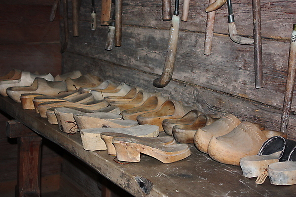 포토 JPG 해외이미지 부츠 사람없음 리투아니아 해외202004 해외포토 유럽 신발 파일형식 이미지허브