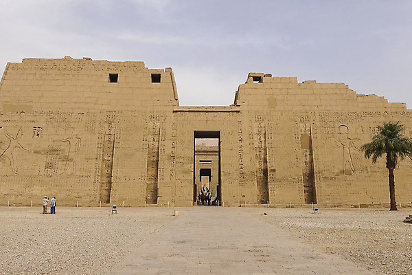 포토 JPG 해외이미지 모양 외관 문화 모래 여행 건축양식 휴가 이집트 사람없음 건물 맑음 블록 활발 사막 수확 무덤 역사 기자 재산 큼 묘사 사인 폐허 피라미드 과거 사암 스핑크스 미라 복잡 영원 옛날 카이로 파라오 해외202004 해외포토 직업 건축물 건축 컨셉 농업 아프리카 날씨 금융 돌_바위 크기 랜드마크 파일형식 이미지허브