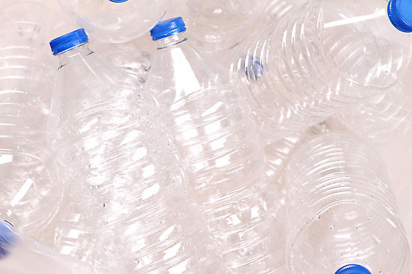 포토 JPG 해외이미지 라이프스타일 음료 백그라운드 사람없음 물 파란색 글로벌 쌓기 환경 재활용 젖음 흰색 물방울 신선 투명 액체 떨어짐 보호 쓰레기 폐기물 수분 컨테이너 플라스틱 갈증 심볼 상쾌 에코 생태계 팩 낭비 내추럴 생태학 캡모자 많음 해외202004 해외포토 자연요소 모자_잡화 교육 감정 산업 컬러 컨셉 모션 재질 생활 화장품 친환경 파일형식 이미지허브