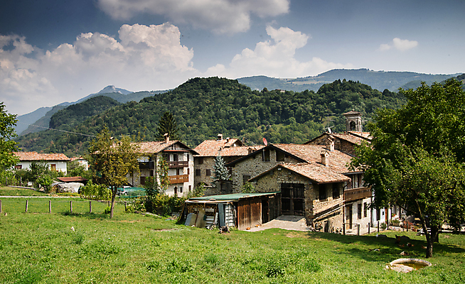포토 JPG 해외이미지 유럽 여행 하늘 휴가 풍경 사람없음 옆모습 초록색 여름 마을 이탈리아 해외202004 해외포토 계절 나라 뷰포인트 컬러 파일형식 이미지허브