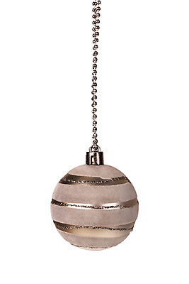 포토 JPG 해외이미지 1 전통 디자인 계절 행복 줄 백그라운드 크리스마스 겨울 공 휴가 전등 새로움 기념 매달리기 사람없음 장식 빛 반사 축제 장식볼 흰색 축하 화려 12월 연도 심볼 오브젝트 싱글 고립 노엘 해외202004 해외포토 기념일 감정 컬러 컨셉 모션 조명 날짜 파일형식 이미지허브