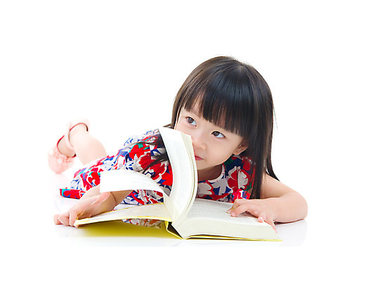 포토 JPG 해외이미지 응시 여자 교육 딸 어린이 컨셉 주택 건강 한명 사람 동양인 책 스터디 독서 중국 육아 달콤 작음 거짓말 지능 천진난만 해외202004 해외포토 1 시선 아시아 가족 인종 건물 학습 맛 크기 파일형식 이미지허브