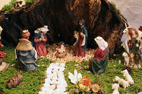 포토 JPG 해외이미지 남자 기독교 종교 크리스마스 엄마 휴가 천사 사람없음 조각상 교회 평화 성경 피규어 아기 예수 영혼 아빠 양치기 성자 야간 왕 장면 신성 양고기 밀짚 요셉 베들레헴 신앙심 해외202004 해외포토 자연요소 직업 기념일 컨셉 종교용품 가족 육류 사람 조형물 미니어처 신_종교 짚 파일형식 이미지허브