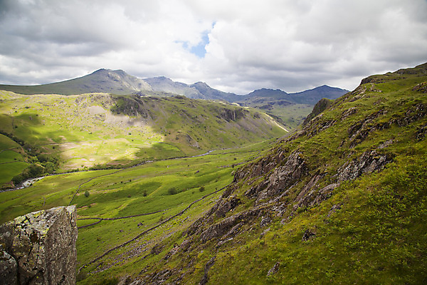 포토 JPG 해외이미지 영어 공원 유럽 호수 자연 하늘 영국 잉글랜드 산 파노라마 풍경 사람없음 여름 계곡 침묵 큼 지역 전국 컴브리아주 해외202004 해외포토 문자 계절 공공시설 나라 촬영기법 소리 크기 생태계 파일형식 이미지허브