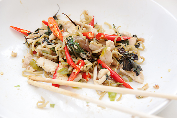 포토 JPG 해외이미지 접시 아시아 채소 젓가락 태국 유리 중국문화 파스타 건강 마늘 육류 요리 사람없음 초록색 식당 식사 저녁식사 치킨 신선 맛 먹이 먹기 향신료 국수 매움 후추 카레 점심식사 해외202004 해외포토 동양문화 식기 나라 음식 컬러 외국문화 컨셉 식재료 모션 재질 서양음식 수저 상점 면류 닭고기요리 향미료 파일형식 이미지허브