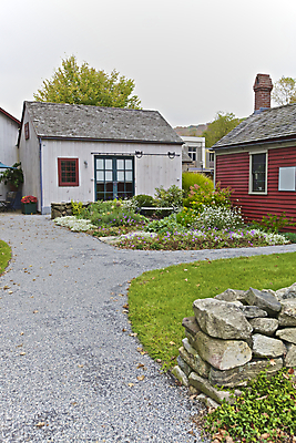 포토 JPG 해외이미지 나무 꽃 길 벽 잎 의자 잉글랜드 새로움 주택 사람없음 야외 목재 빨간색 초록색 노란색 정원 가을 시골 오두막 암초 해외202004 해외포토 식물 계절 컬러 가구 컨셉 재료 영국 건물 파일형식 이미지허브