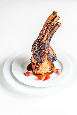 포토 JPG 해외이미지 접시 음식 다이어트 토마토 부분 탁자 뼈 파프리카 사탕 육류 돼지고기 요리 사람없음 목재 빨간색 식당 흰색 물방울 신선 그릴 정상 바비큐 케첩 자르기 굽기 허브 허리 향신료 매움 서빙 후추 훈제 바비큐립 고립 미니 절임 해외202004 해외포토 나무 식물 식기 컬러 가구 채소 식재료 재료 모션 주방용품 디저트 건강 신체부위 상점 소스_음식 맛 구이 향미료 파일형식 이미지허브