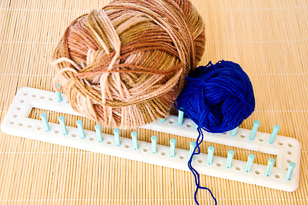 포토 JPG 해외이미지 전통 컨셉 주택 취미 사람없음 컬러풀 갈색 뜨개질 실 실크 심볼 질감 땀 롤 양모 핸드메이드 해외202004 해외포토 컬러 건물 직물 파일형식 이미지허브