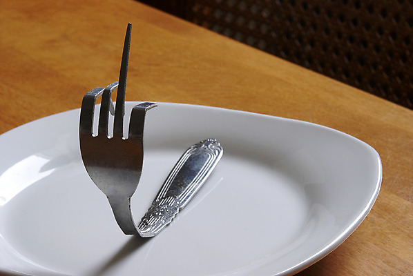 포토 JPG 해외이미지 접시 손 음식 백그라운드 포크 컨셉 곡선 손가락 탁자 추상 아이디어 사람없음 금속 흰색 표현 유머 중앙 은색 대표 즐거움 오브젝트 쇼 나쁜 부정적 철강 특별함 표현성 해외202004 해외포토 식기 감정 선 컬러 가구 무늬 재질 신체부위 파일형식 이미지허브