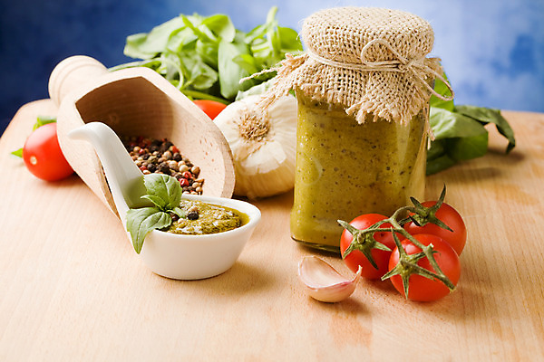 포토 JPG 해외이미지 잎 토마토 콩 마늘 요리 사람없음 항아리 사발 준비 성분 바질 해외202004 해외포토 식물 채소 곡류 도자기 사기그릇 파일형식 이미지허브