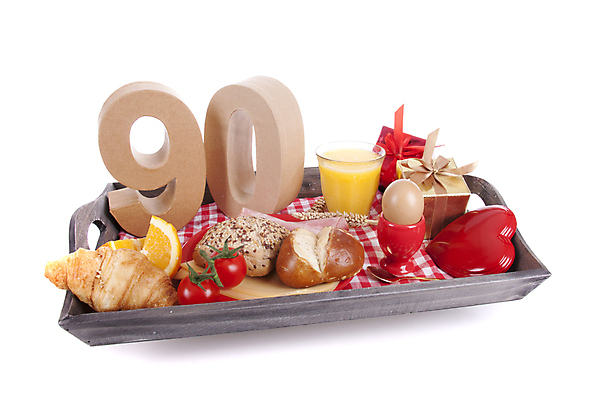 포토 JPG 해외이미지 모양 기념일 행복 종이 컨셉 오렌지 치즈 기념 쟁반 선물 이벤트 사람없음 장식 빨간색 상자 숫자 파티 계란 놀람 흰색 축하 생일 아침식사 심볼 크림 사인 흰배경 열정 패키지 판지 번 해외202004 해외포토 문자 감정 빵 컬러 백그라운드 과일 유제품 표정 알 식사 파일형식 이미지허브