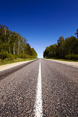 포토 JPG 해외이미지 나무 구름 유럽 도로 길 선 여행 밭 곡선 교통시설 자연 하늘 거리 풍경 사람없음 초록색 여름 파란색 햇빛 태양 환경 봄 시골 고속도로 중앙 숲 아스팔트 땅 언덕 속도 조경 교외 방법 벨로루시 선로 전국 해외202004 해외포토 자연요소 식물 계절 나라 컬러 교통 농업 시설 생태계 파일형식 이미지허브
