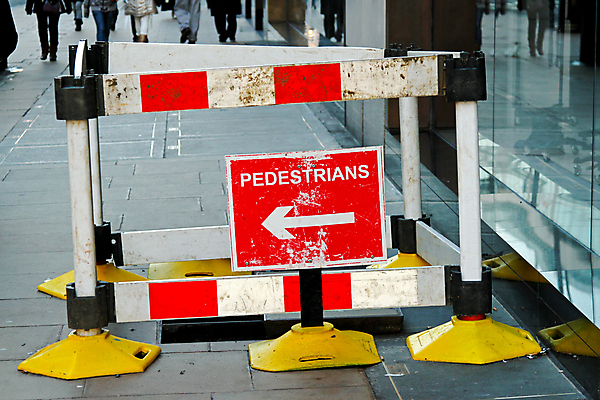 포토 JPG 해외이미지 화살 거리 경고 사람없음 오픈 보행로 유지 업그레이드 해외202004 해외포토 길 파일형식 이미지허브