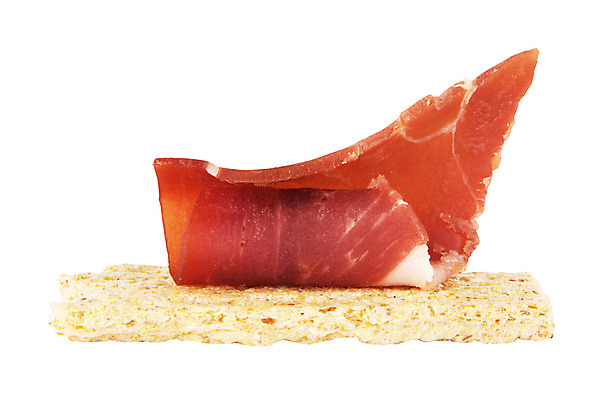 포토 JPG 해외이미지 전통 음식 빵 조각 백그라운드 재료 육류 돼지고기 요리 사람없음 빨간색 쌓기 식사 흰색 신선 닫기 맛 아침식사 상품 배열 날것 슬라이스 베이컨 칼로리 고립 치유 해로움 해외202004 해외포토 컬러 컨셉 식재료 모션 파일형식 이미지허브