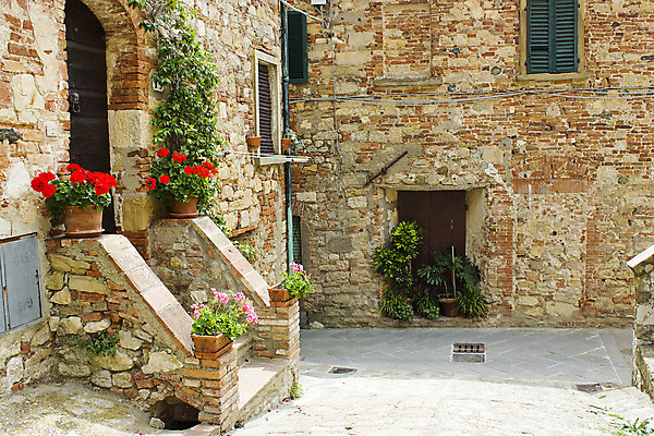 포토 JPG 해외이미지 식물 전통 외관 꽃 화분 도로 벽 꽃무늬 건축양식 창문 거리 주택 사람없음 야외 장식 초록색 문 계단 마을 이탈리아 수확 시골 역사 보행로 우아함 냄비 지중해 묘사 그림 포도밭 단계 셔터 토스카나 스타일 해외202004 해외포토 건축 유럽 길 바다 컬러 컨셉 무늬 밭 농업 교통시설 건물 솥 파일형식 이미지허브