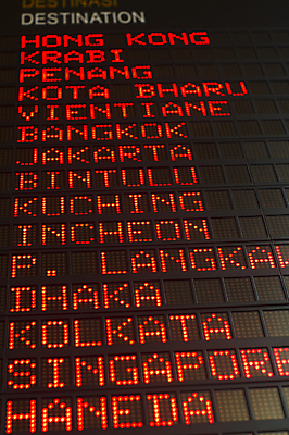 포토 JPG 해외이미지 아시아 여행 교통시설 휴가 동양인 사람없음 디지털 정보 판넬 시간표 공항 항공 출발 해외202004 해외포토 나라 교통 컨셉 인종 계획 시설 파일형식 이미지허브