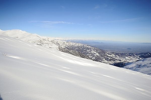 포토 JPG 해외이미지 계절 스포츠 겨울 자연 휴식 산 파노라마 풍경 사람없음 야외 계곡 냉동 얼음 침묵 이탈리아 추위 탐험 흰색 황무지 고독 순수 산등성이 빙하 서리 산봉우리 산기슭 무한 웅장함 제설기 평야 산맥 해외202004 해외포토 자연요소 감정 유럽 컬러 컨셉 촬영기법 소리 생태계 봉우리 제설 파일형식 이미지허브