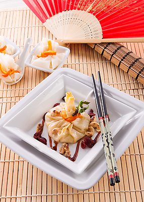 포토 JPG 해외이미지 아시아 음식 채소 고추 밥 피망 육류 어류 요리 동양인 사람없음 크래커 검은색 식사 중국 어둠 햄버거 맛 선탠 주머니 참치 허브 가득함 향신료 날것 반죽 깨 후추 대두 땅바닥 전문 해외202004 해외포토 식물 나라 컬러 컨셉 식재료 바닥 패스트푸드 인종 쿠키 수중동물 조미료 향미료 파일형식 이미지허브