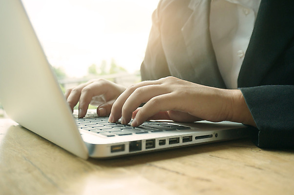 포토 JPG 해외이미지 직업 남자 백그라운드 컨셉 인터넷 회사 비즈니스 성공 그래프 선물 사람 사람없음 금융 노트북 컴퓨터 사무실 알약 펜 자료 업무 비즈니스맨 그룹 시장 결과 토론 분석 보고서 상담 경영자 문서 창업 보여주기 회계 경영 마케팅 투자자 프로젝트 해외202004 해외포토 모션 경제 전자제품 필기구 약 작업 직장인 리더 투자 자영업 파일형식 이미지허브