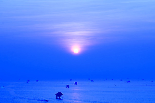 포토 JPG 해외이미지 디자인 실루엣 문화 바다 여행 오렌지 건축양식 태국 자연 지붕 휴가 휴식 주택 사람없음 건물 물 태양 마을 일출 검은색 수영 만 뜨거움 오두막 빌라 휴양지 낚시꾼 방갈로 몰디브 이국적 스타일 해외202004 해외포토 자연요소 건축물 건축 아시아 컬러 컨셉 과일 숙소 촬영기법 노을 장소 수상스포츠 생태계 파일형식 이미지허브
