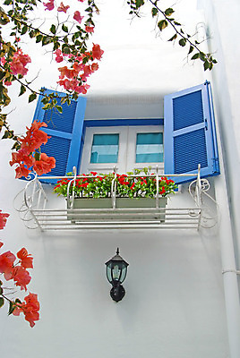 포토 JPG 해외이미지 전통 디자인 외관 꽃 유럽 벽 가구 백그라운드 건축양식 창문 아파트 주택 프레임 미술 풍경 사람없음 야외 내부 건물 장식 파란색 문 마을 방 수확 흰색 시골 램프 오픈 클래식 그리스 장면 산토리니 그리스인 프랑스어 고립 옛날 스타일 해외202004 해외포토 서양인 식물 문자 건축물 건축 나라 컬러 생활용품 컨셉 농업 문화예술 조명 파일형식 이미지허브