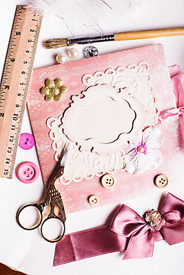 포토 JPG 해외이미지 디자인 기념일 꽃 리본 종이 분홍색 결혼 백그라운드 텍스트 프레임 자 사랑 미술 사람없음 장미 공백 수확 골동품 흰색 인사 붓 신용카드 메시지 앨범 편지 향수 활 복고 엽서 초대 페이지 한조각 그런지 빅토리아 스크랩북 옛날 핸드메이드 스타일 해외202004 해외포토 식물 1 감정 컬러 농업 문화예술 문구용품 이벤트 금융 화장품 예절 파일형식 이미지허브