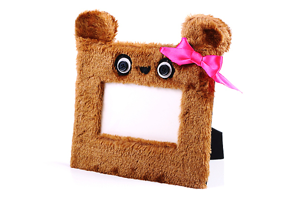 포토 JPG 해외이미지 동물 디자인 리본 어린이 분홍색 백그라운드 곰 탁자 프레임 서기 사람없음 장식 상자 갈색 사진촬영 공백 흰색 미술관 전시회 그림 부드러움 뼈대 솜털 양모 고립 해외202004 해외포토 컬러 가구 포유류 모션 사람 촬영 전시 직물 감각 파일형식 이미지허브