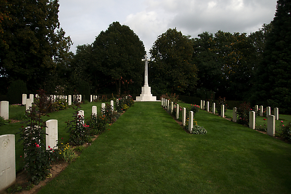 포토 JPG 해외이미지 유럽 휴가 영국 사람없음 세계 여행객 기도 역사 공격 군용 전쟁 벨기에 병정 프랑스어 해외202004 해외포토 문자 나라 모션 군대 사람 서유럽 파일형식 이미지허브