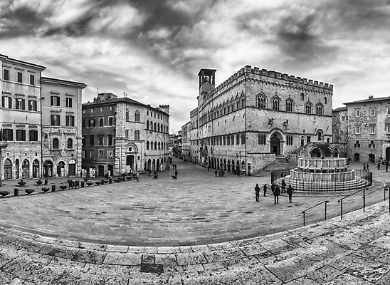 포토 JPG 해외이미지 여행 건축양식 하늘 휴가 벽돌 사람 풍경 사람없음 야외 건물 도시풍경 조각상 여행객 이탈리아 궁전 바위 기둥 도시 센터 중세 역사 분수 정사각형 광장 타운 고딕 옛날 해외202004 해외포토 도형 건축물 건축 유럽 고건축 조형물 돌_바위 파일형식 이미지허브