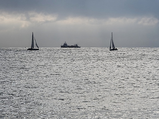 포토 JPG 해외이미지 파도 바다 모션 자연 추상 사람없음 물 환경 젖음 추위 신선 거친 보트 가장자리 떨어짐 위험 시원함 속도 분무기 내추럴 단절 스플래쉬 해외202004 해외포토 자연요소 컨셉 무늬 배_교통 둘레 생태계 파일형식 이미지허브