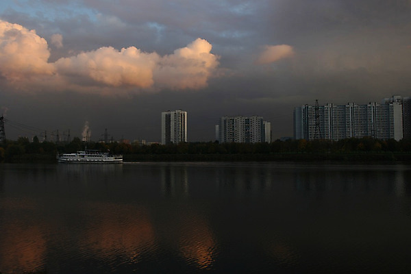 포토 JPG 해외이미지 나무 식물 구름 자연 하늘 주택 건강 풍경 사람없음 여름 강 저녁 생태학 해외202004 해외포토 자연요소 계절 교육 건물 야간 생태계 파일형식 이미지허브