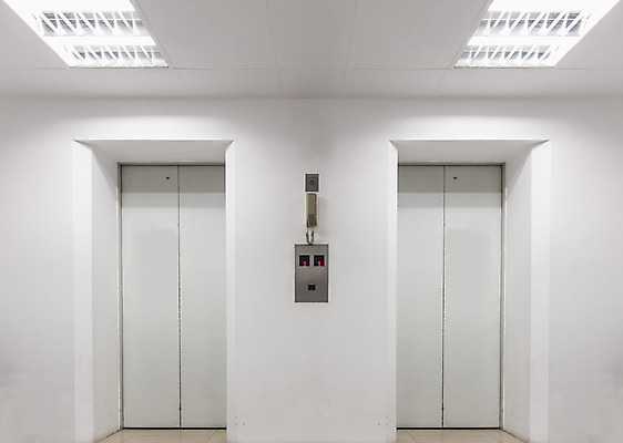 포토 JPG 해외이미지 디자인 벽 2 건축양식 바닥 실내 그림자 사람없음 건물 장식 빛 사무실 문 기계 회색 흰색 등불 램프 긴급 닫기 엘리베이터 쌍둥이 전화기 천장 대문 리프트 더블 옛날 자동 해외202004 해외포토 건축물 건축 컬러 비즈니스 가족 모션 조명 내부 파일형식 이미지허브