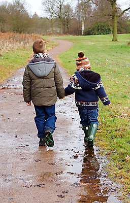 포토 JPG 해외이미지 백인 남자 꽃 행복 어린이 밭 가족 놀이 관리 미소 소년 야외 두명 친구 청춘 달리기 햇빛 맑음 활발 기쁨 벚꽃 흰색 청바지 잡기 잡초 개화 민들레 주기 데이지 형제 언니 남동생 해외202004 해외포토 서양인 식물 감정 컬러 컨셉 농업 바지 관계 모션 날씨 표정 사람 태양 자매 동생 파일형식 이미지허브