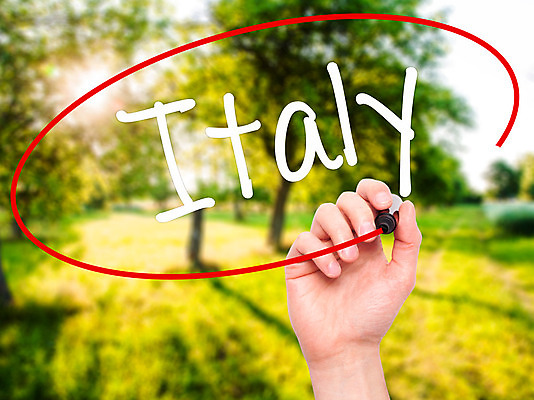 포토 JPG 해외이미지 식물 계절 음식 여행 잎 밭 농업 과일 자연 포도 매달리기 건강 요리 풍경 사람없음 빨간색 초록색 농장 와인 계곡 이탈리아 수확 시골 포도밭 포도나무 지역 산기슭 숙성 양조장 토스카나 피에몬테 해외202004 해외포토 유럽 산업 컬러 모션 산 주류 과일나무 생태계 파일형식 이미지허브