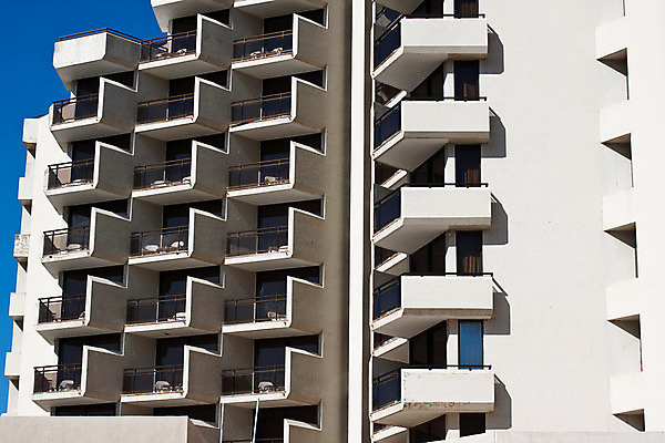 포토 JPG 해외이미지 나무 디자인 외관 유럽 스포츠 여행 백그라운드 패턴 비즈니스 건축양식 창문 자연 유리 하늘 호텔 휴가 새로움 주택 프레임 손바닥 사람없음 야외 건물 초록색 여름 파란색 사무실 햇빛 정원 검은색 발코니 흰색 도시 재산 고급 우아함 당구 묘사 휴양지 해외202004 해외포토 식물 건축물 손 계절 건축 나라 컬러 컨셉 무늬 재질 숙소 금융 태양 구기 장소 생태계 파일형식 이미지허브