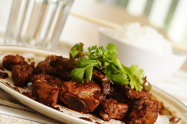 포토 JPG 해외이미지 접시 음식 콩 육류 돼지고기 요리 동양인 사람없음 초록색 식당 검은색 식사 저녁식사 중국 뜨거움 맛 매움 후추 갈비뼈 바비큐립 점심식사 해외202004 해외포토 식기 아시아 컬러 컨셉 식재료 곡류 뼈 인종 상점 바비큐 향신료 파일형식 이미지허브