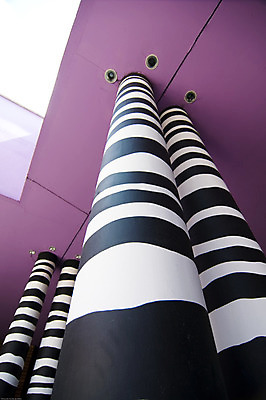 포토 JPG 해외이미지 디자인 회사 비즈니스 건축양식 창문 유리 하늘 지붕 바닥 주택 사람없음 건물 금융 빛 반사 금속 흰색 도시 센터 건축가 지역 철강 해외202004 해외포토 직업 건축물 건축 컬러 재질 경제 파일형식 이미지허브