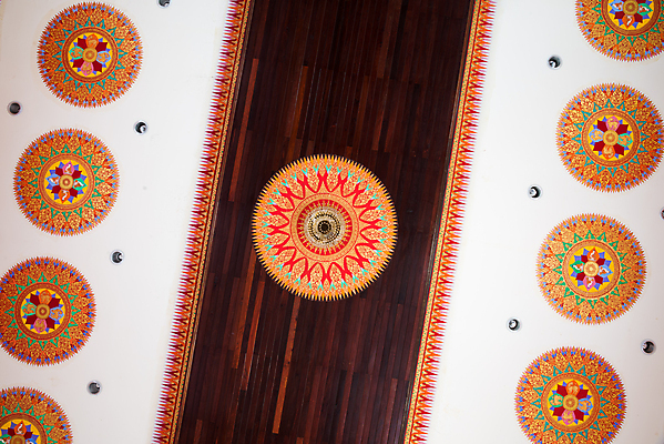 포토 JPG 해외이미지 나무 전통 디자인 꽃 아시아 문화 벽 백그라운드 잎 꽃무늬 패턴 불교 태국 추상 미술 동양인 사람없음 장식 빨간색 초록색 노란색 검은색 사찰 황금 묘사 질감 옛날 해외202004 해외포토 식물 나라 종교 컬러 무늬 종교건축 문화예술 인종 파일형식 이미지허브