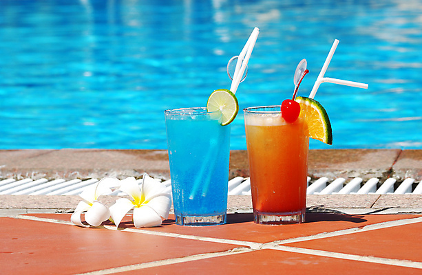 포토 JPG 해외이미지 주간 수영장 사람없음 야외 칵테일 체리 라임 플루메리아 두잔 해외202004 해외포토 자연요소 꽃 2 과일 주류 파일형식 이미지허브