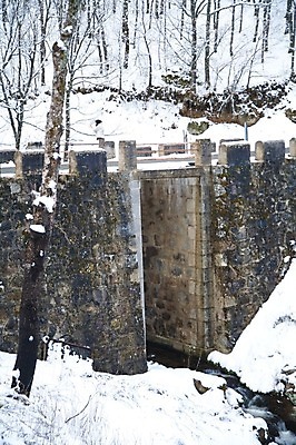포토 JPG 해외이미지 여자 유럽 도로 여행 겨울 곡선 자연 산 한명 사람 풍경 야외 냉동 얼음 추위 흰색 시골 스페인 위험 아스팔트 방법 해외202004 해외포토 자연요소 1 계절 나라 길 선 컬러 컨셉 교통시설 생태계 파일형식 이미지허브