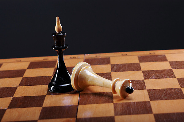 포토 JPG 해외이미지 모양 스포츠 조각 표면 사람없음 목재 검은색 경쟁 줄무늬 도전 게임 흰색 우승 체스말 체스 계획 대표 왕 라이벌 정사각형 여왕 사기꾼 줄서기 지능 필승 해외202004 해외포토 도형 나무 컬러 컨셉 무늬 재료 모션 놀이 최고 말_게임 파일형식 이미지허브