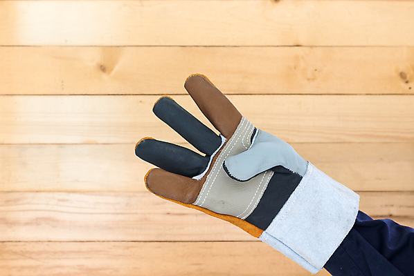 포토 JPG 해외이미지 손 옷 산업 장갑 백그라운드 유니폼 손가락 안전 사람 사람없음 목재 장비 업무 수리 보호 가죽 보안 유지 반항 용접 용접공 해외202004 해외포토 나무 직업 잡화 컨셉 재료 모션 신체부위 작업 파일형식 이미지허브