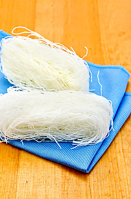 포토 JPG 해외이미지 전통 리본 문화 음식 백그라운드 재료 밥 건조 파스타 실내 건강 요리 동양인 사람없음 목재 세로 파란색 일본 식사 저녁식사 중국 흰색 직물 면 상품 낟알 시리얼 먹기 냅킨 날것 얇은 채식주의자 해외202004 해외포토 나무 아시아 컬러 모션 서양음식 인종 내부 채식 파일형식 이미지허브