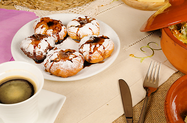 포토 JPG 해외이미지 전통 음식 부분 디저트 사람없음 가로 축제 튀김 축하 대접 신선 도넛 가득함 롤 서빙 유대인 폭식 페스츄리 핸드메이드 많음 해외202004 해외포토 빵 컨셉 파일형식 이미지허브