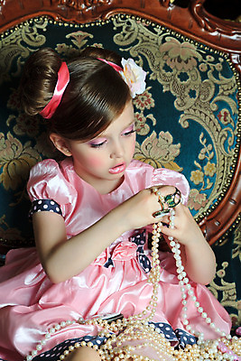 포토 JPG 해외이미지 어린이 한명 소녀 아기 방식 해외202004 해외포토 1 여자 사람 파일형식 이미지허브