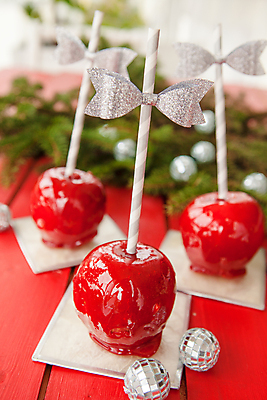 포토 JPG 해외이미지 디저트 사탕 사람없음 빨간색 장식볼 달콤 사과 해외202004 해외포토 음식 컬러 과일 장식 맛 파일형식 이미지허브