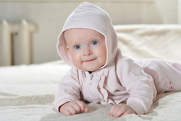 포토 JPG 해외이미지 백인 1 응시 남자 행복 얼굴 어린이 새로움 한명 웃음 사람 소년 파란색 유행 목욕 흰색 아기 목욕가운 달콤 작음 피부 월 걸음마 돌봄 해외202004 해외포토 서양인 시선 감정 컬러 컨셉 모션 표정 신체부위 청결 가운 날짜 맛 크기 파일형식 이미지허브