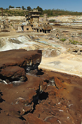 포토 JPG 해외이미지 산업 풍경 사람없음 야외 건물 파란색 환경 손상 쓰레기 광석 땅 포르투갈 버리기 발굴 신맛 옛날 지질학 파멸 해외202004 해외포토 건축물 교육 유럽 컬러 컨셉 모션 맛 파일형식 소멸 이미지허브